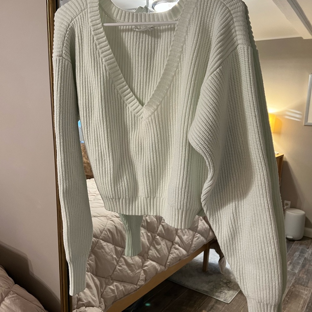 V-Neck Ribbed Sweater - Cream